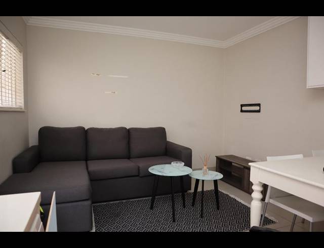 1 BEDROOM PROPERTY TO RENT IN GREEN POINT
